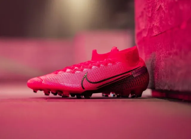 Nike Mercurial Vapor أحذية كرة القدم للأرض الصلبة 10