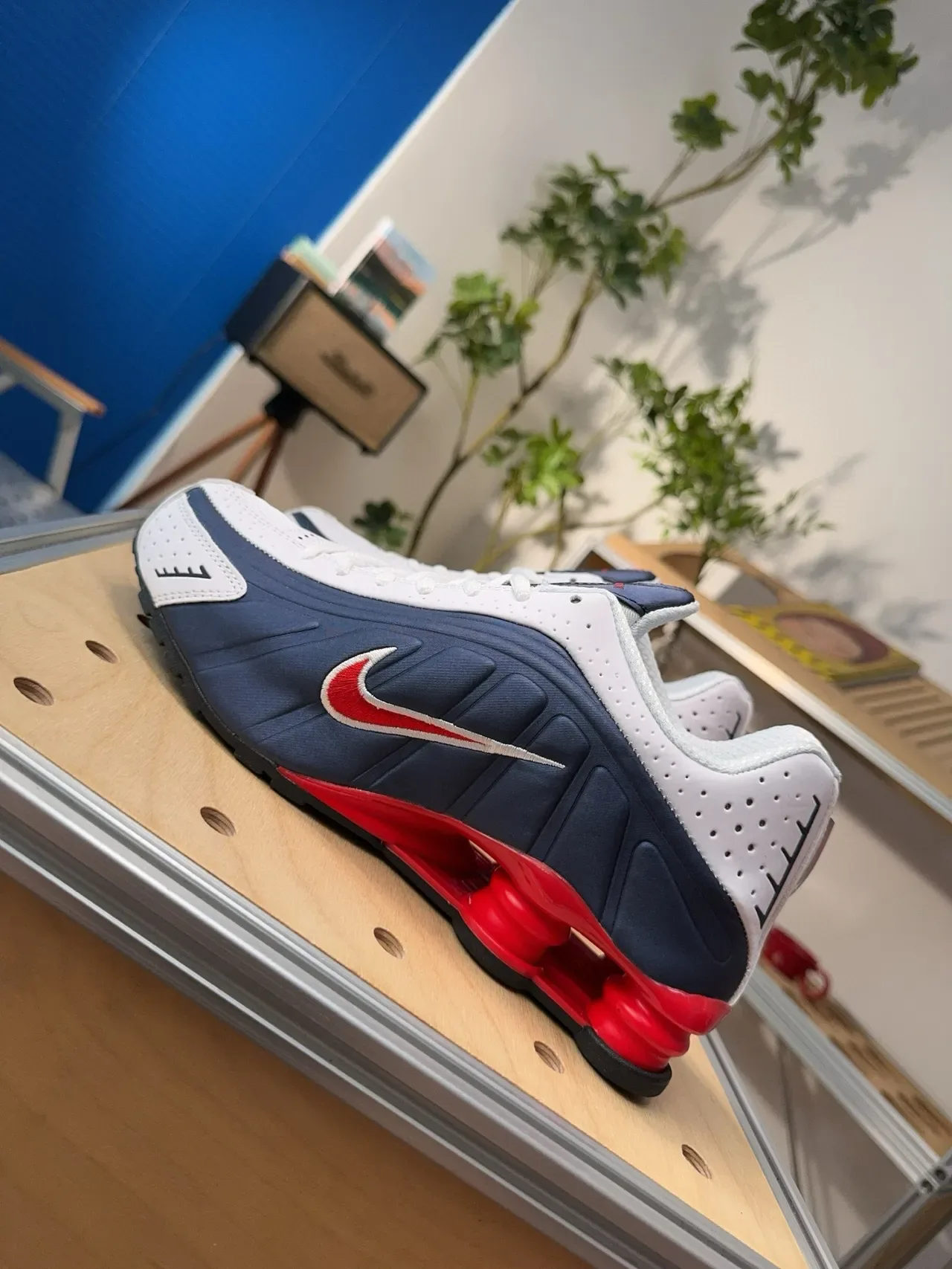 Chaussures Lifestyle Nike Navy Red Shox Système de Coussinement Tige Perforée 4