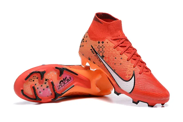 Nike أحذية كرة القدم برتقالي أسود كعب عالي من القماش المحبوك تغطية Swoosh البيضاء أرض صلبة 6