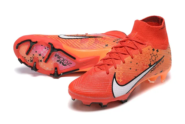 Nike أحذية كرة القدم برتقالي أسود كعب عالي من القماش المحبوك تغطية Swoosh البيضاء أرض صلبة 7