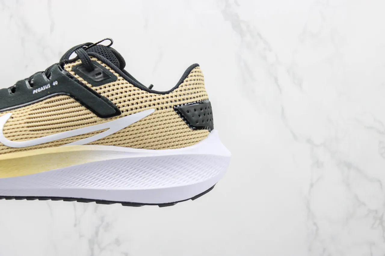 Nike Pegasus 40 বেইজ কালো সাদা রানিং শু 7