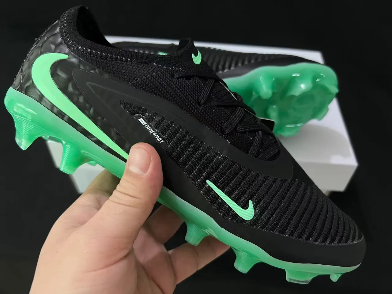 Nike Phantom GT 黑色霓虹绿 Firm-Ground 足球鞋 6