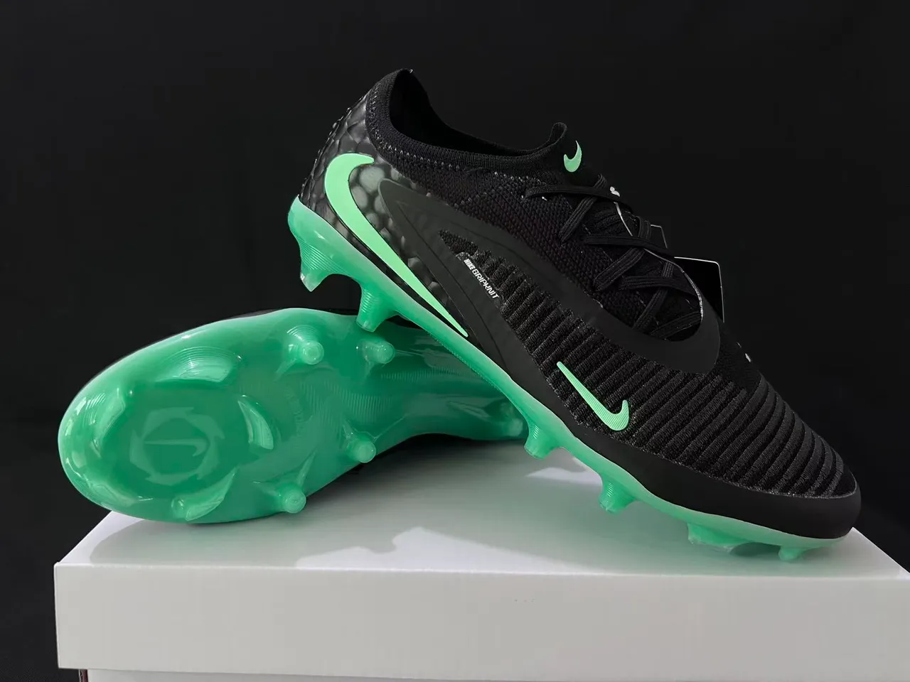 Nike Phantom GT 黑色霓虹绿 Firm-Ground 足球鞋 10
