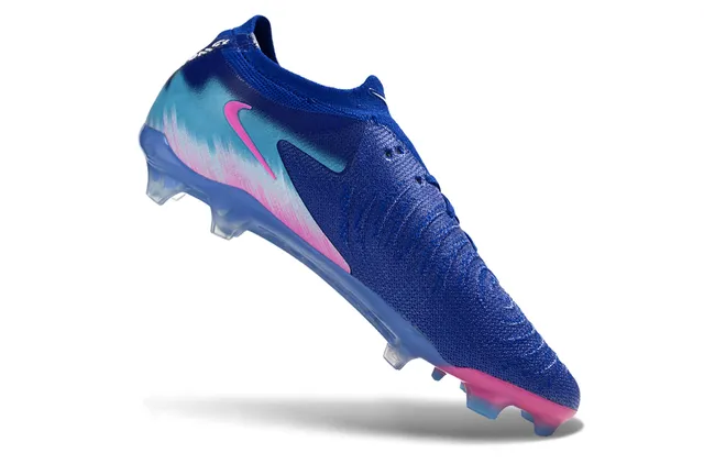 Nike Phantom GT Chaussures de football avec upper de knit bleu rose, lacets asymétriques et surface Firm-Ground 2
