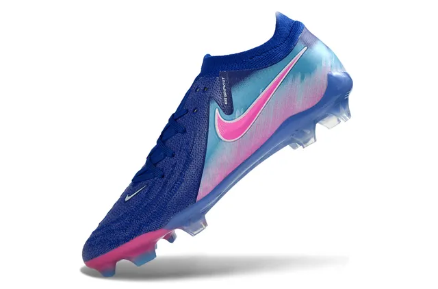 Nike Phantom GT Chaussures de football avec upper de knit bleu rose, lacets asymétriques et surface Firm-Ground 3