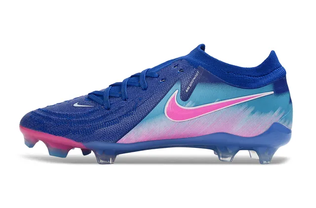 Nike Phantom GT Chaussures de football avec upper de knit bleu rose, lacets asymétriques et surface Firm-Ground 7