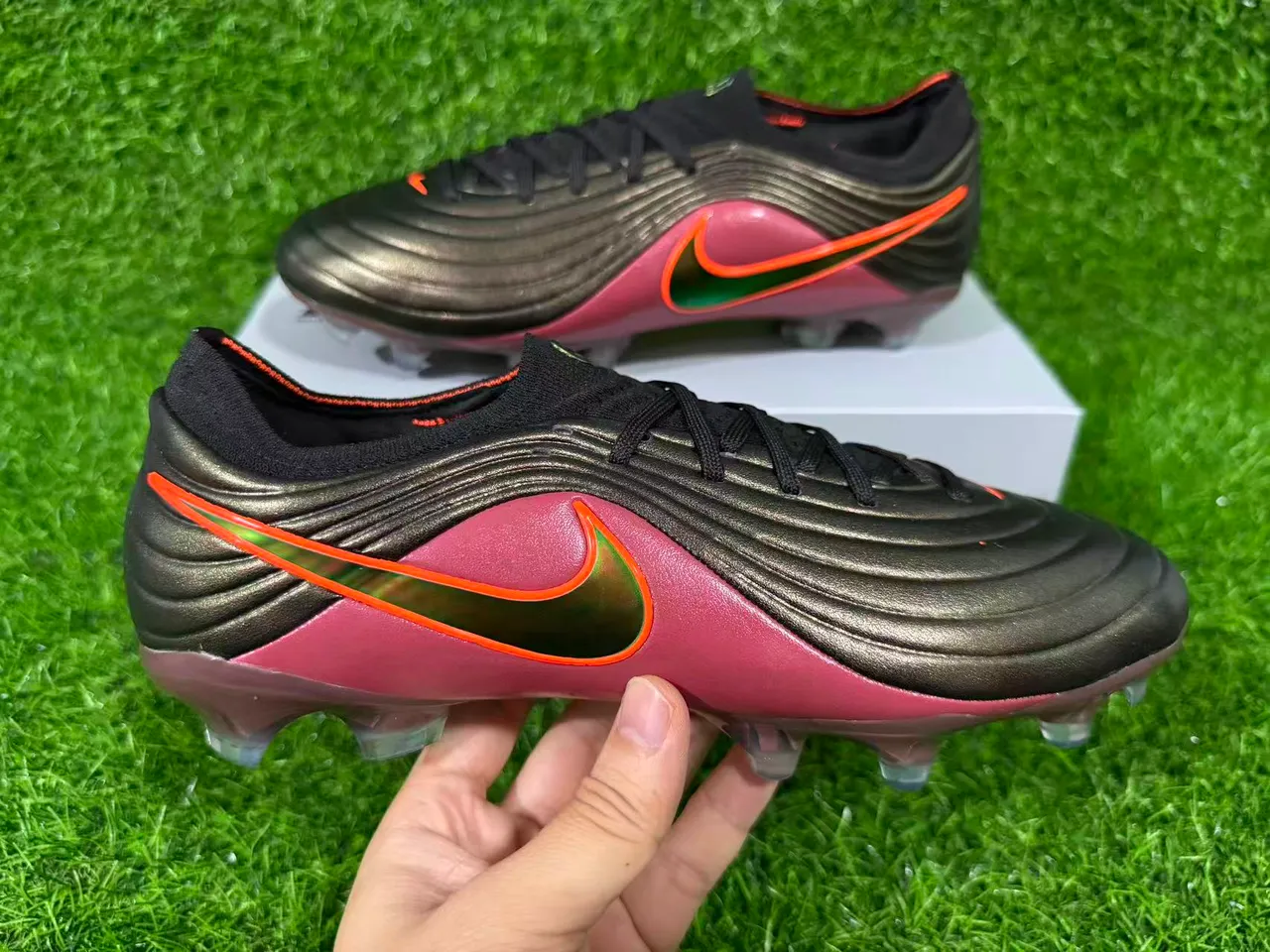 Nike Phantom GT Bordeaux Noir Motif Ondulé Tige Synthétique Chaussures de Football pour Terrain Firme 4