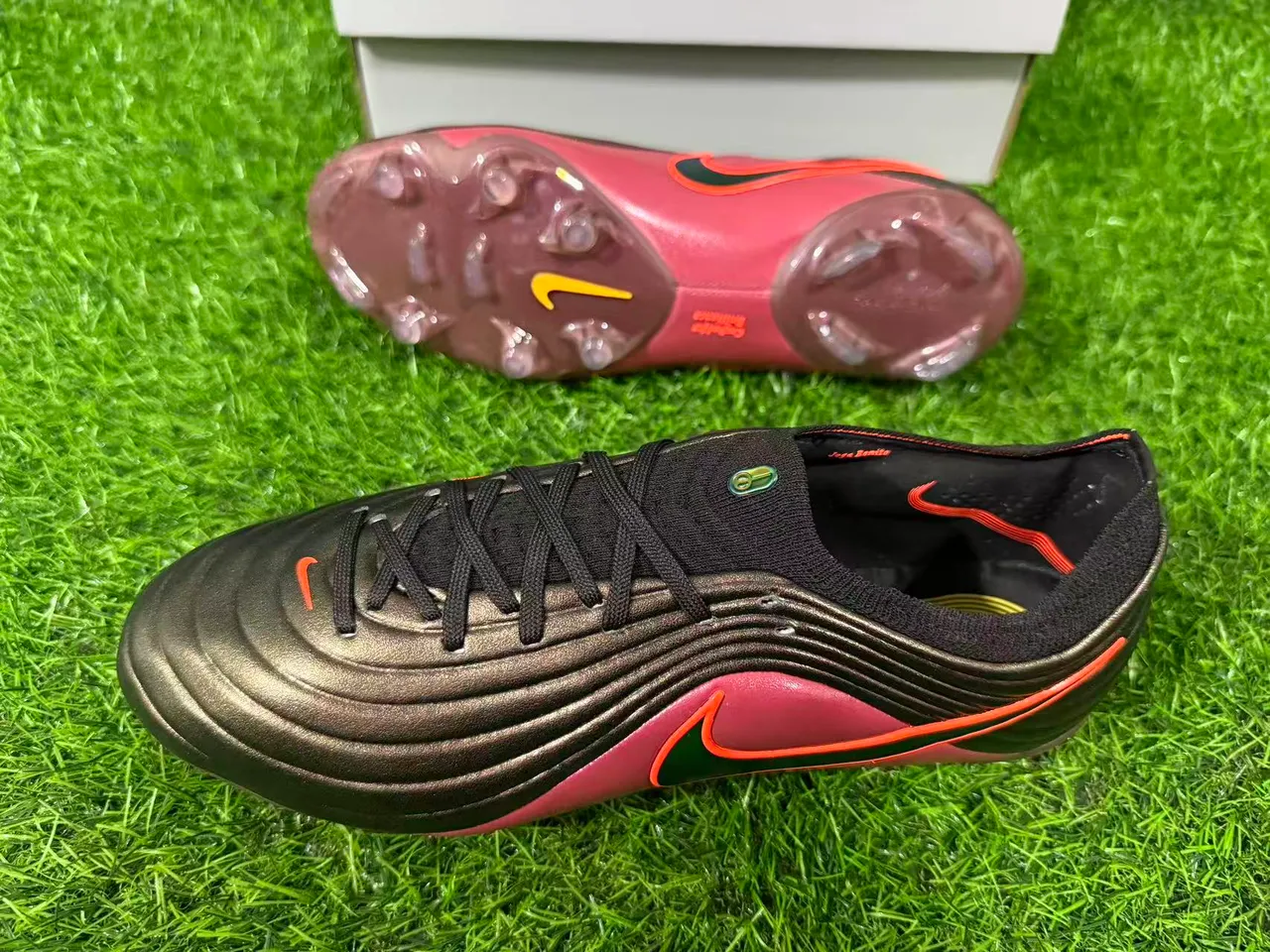 Nike Phantom GT Bordeaux Noir Motif Ondulé Tige Synthétique Chaussures de Football pour Terrain Firme 7