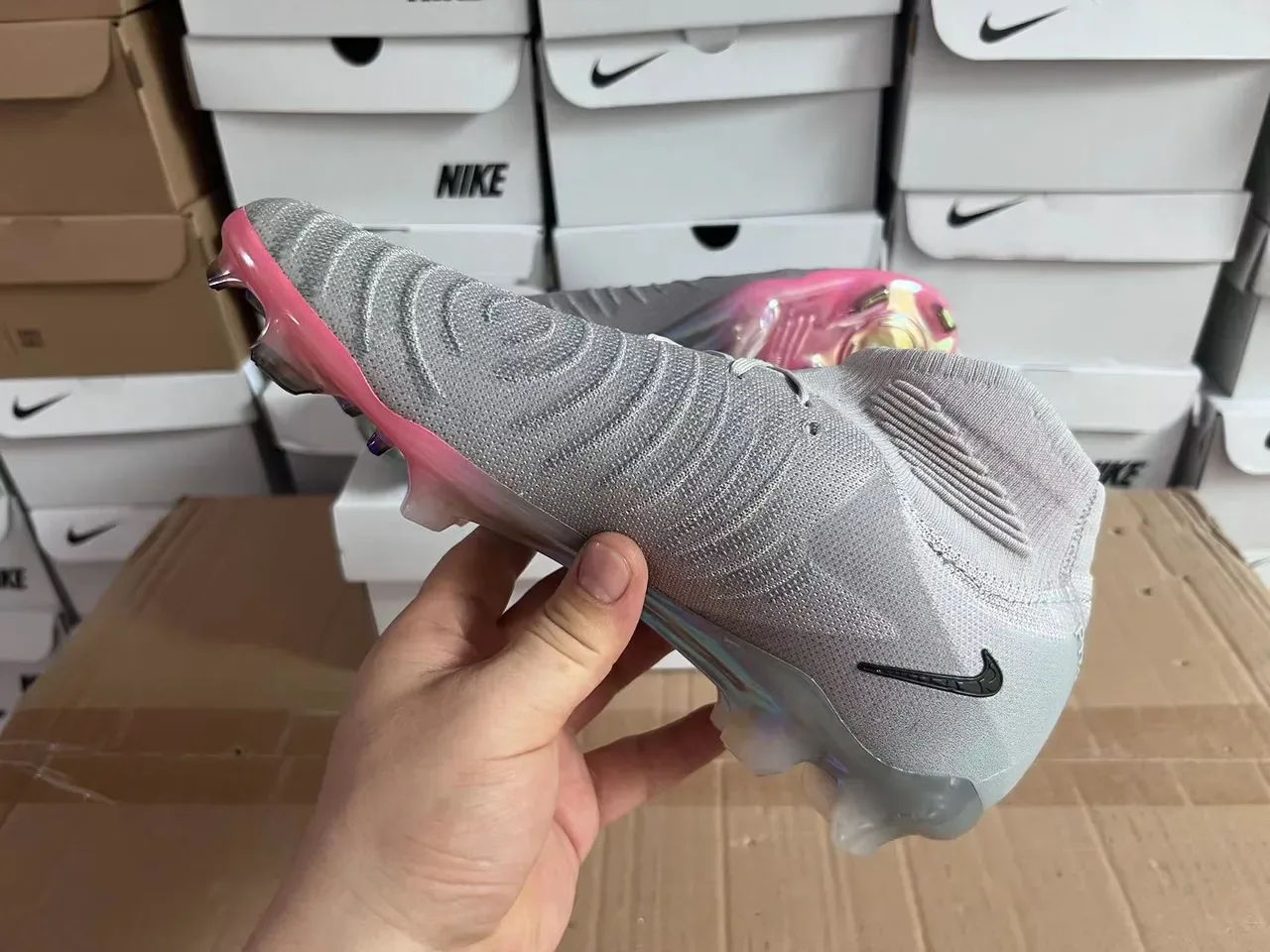 Nike Phantom GT Iridescent Gray أحذية كرة القدم للأرض الصلبة 3