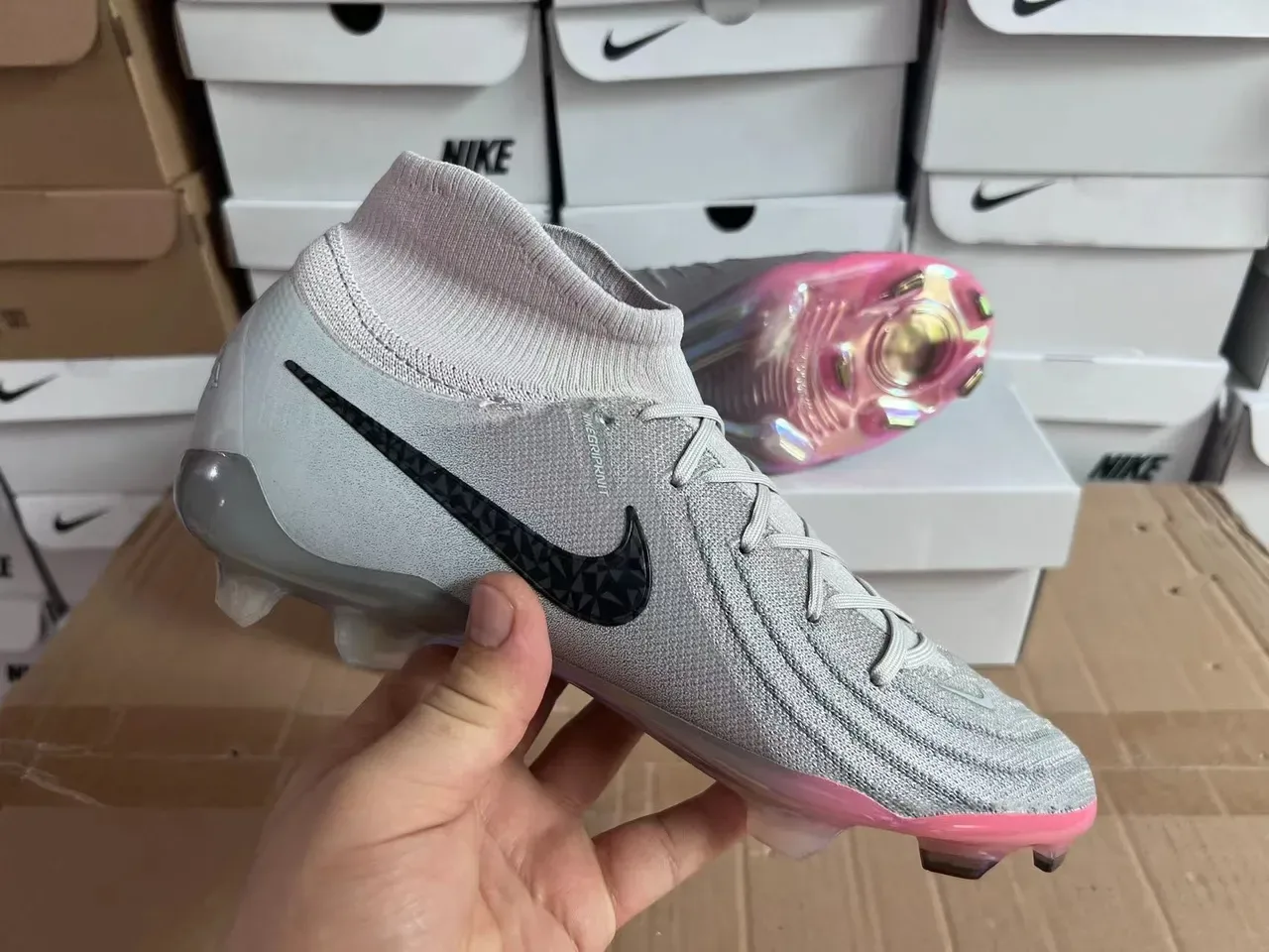Nike Phantom GT Iridescent Gray أحذية كرة القدم للأرض الصلبة 4