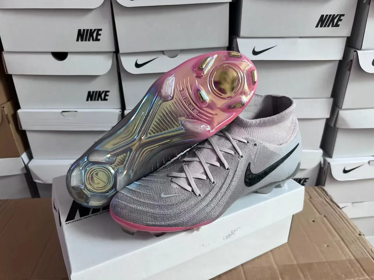 Nike Phantom GT Iridescent Gray أحذية كرة القدم للأرض الصلبة 6