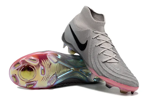 Nike Phantom GT Iridescent Gray أحذية كرة القدم للأرض الصلبة 12