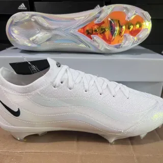 Nike Phantom GT Blancs Iridiscent pour terrain ferme Chaussures de football