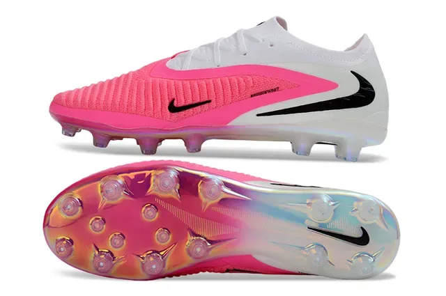Nike Phantom GT 白色粉色针织鞋面 低帮款 钉面足球鞋 6