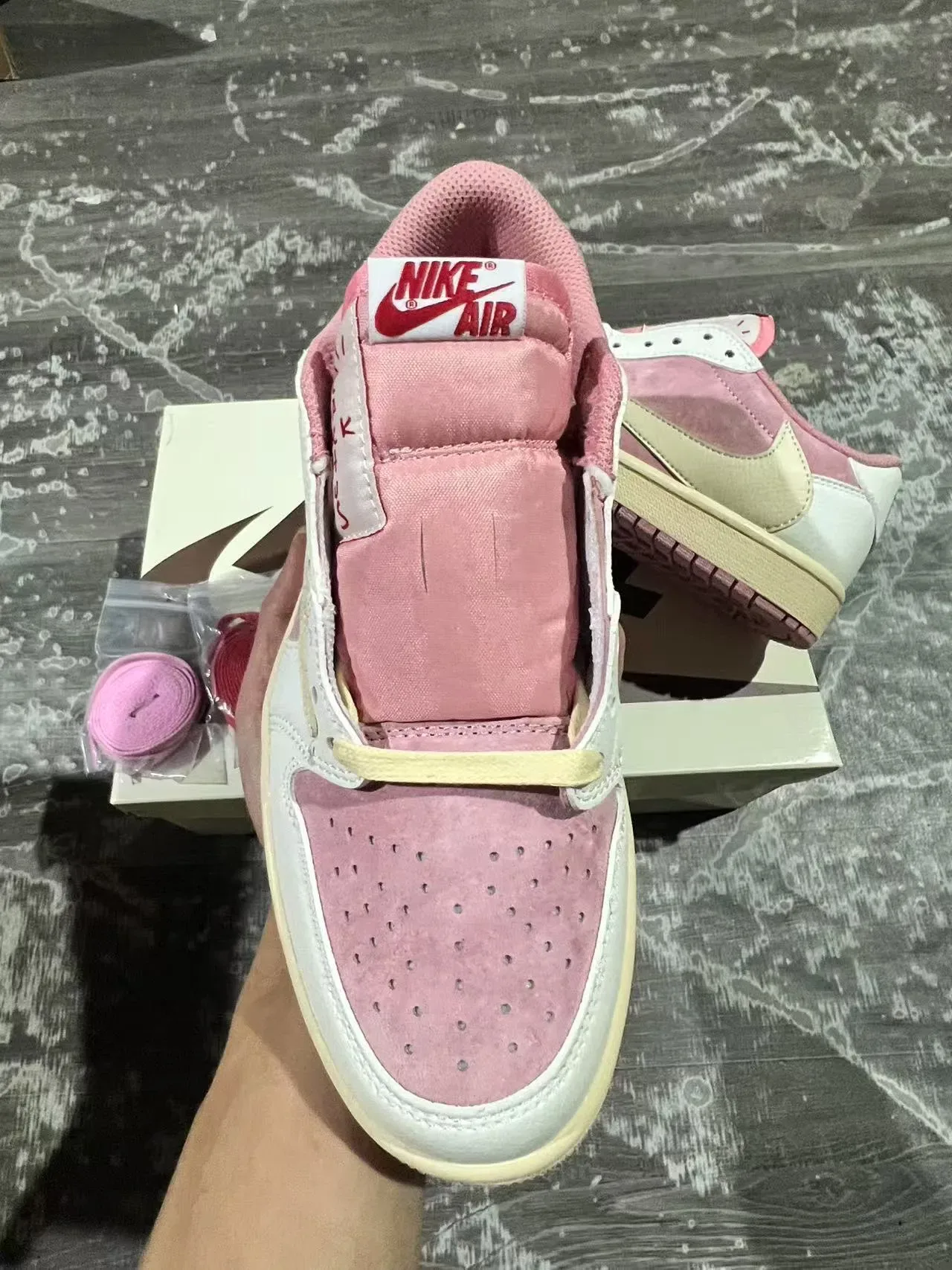 Nike Chaussures De Sport Rose Beige Basse En Matériau Mixte 3