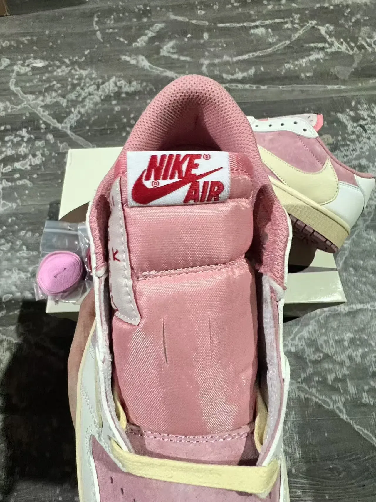 Nike Chaussures De Sport Rose Beige Basse En Matériau Mixte 4