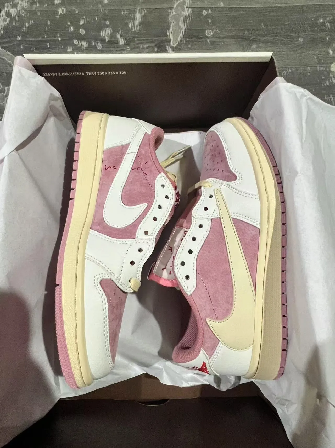 Nike Chaussures De Sport Rose Beige Basse En Matériau Mixte 9