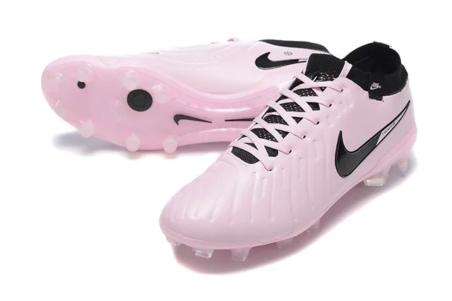 Nike Zapatos de fútbol rosa y negro de corte bajo con upper sintético acolchado con textura ribeteada para terreno firme 7