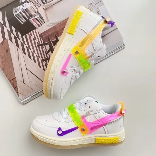 Nike أحذية أسلوب حياة وردي أحمر منخفضة مع كولار مبطن 20