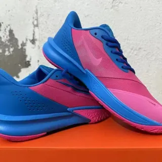 Nike Precision وردي وأزرق أحذية رياضية أنيقة للأسلوب الحياتي