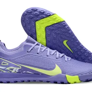 Nike حذاء رياضي بجزء علوي من التريكو بلون بنفسجي وأخضر مع الرباط المدمج