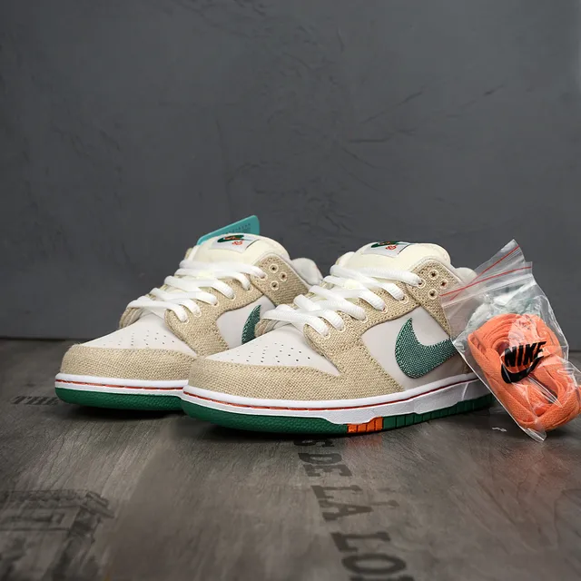 Nike SB Dunk Low Beige Green ক্যানভাস এন্ড লেদার আপার টেক্সচার্ড Swoosh স্কেটবোর্ড শুজ 3