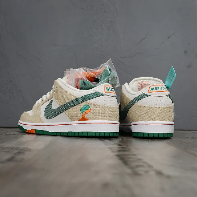 Nike SB Dunk Low Beige Green ক্যানভাস এন্ড লেদার আপার টেক্সচার্ড Swoosh স্কেটবোর্ড শুজ 4