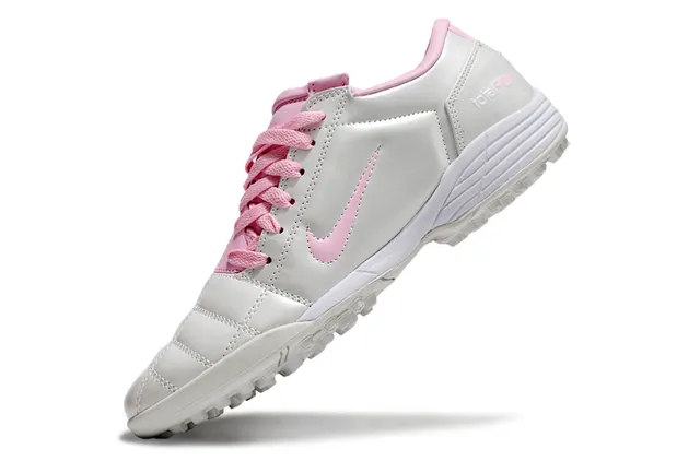 Nike Total 90 III أحذية كرة القدم تيرف أبيض وردي 7