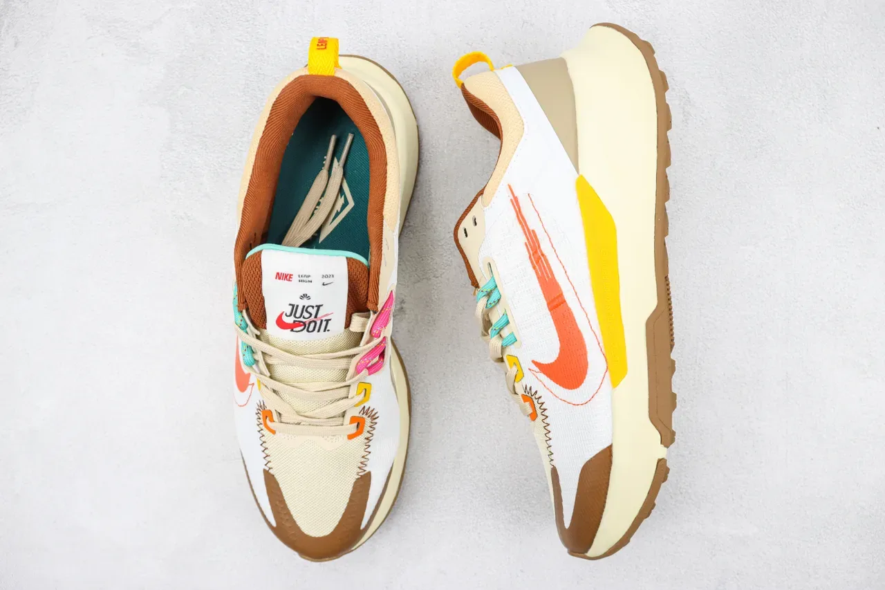 Nike Blanco Beige Zapatillas Lifestyle con Suela Chunky de Malla y Superficie Sintética 3