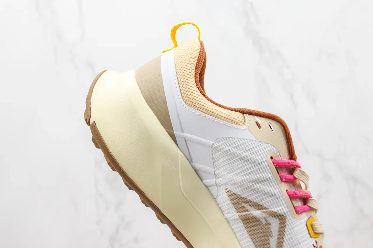 Nike Blanco Beige Zapatillas Lifestyle con Suela Chunky de Malla y Superficie Sintética 5
