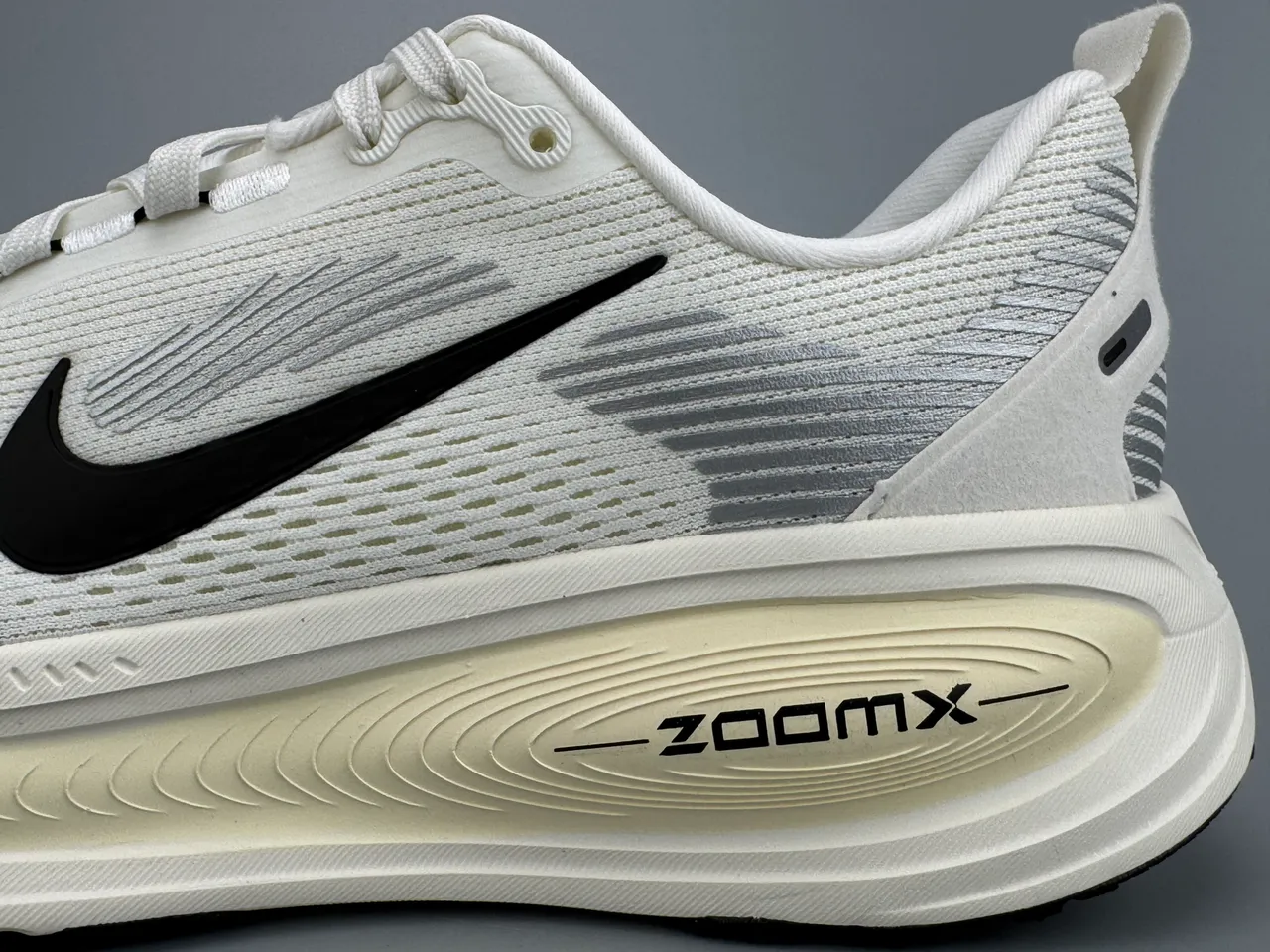 Nike White Black Engineered Knit Upper ZoomX Midsole Running Shoes 7