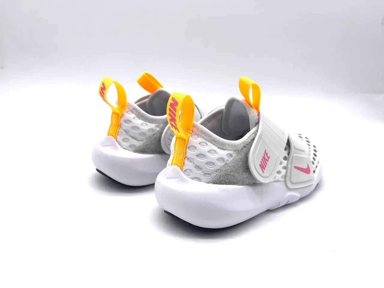 Nike White Black Laceless Strap Closure Perforated Mesh Upper Lifestyle Sneakers 5