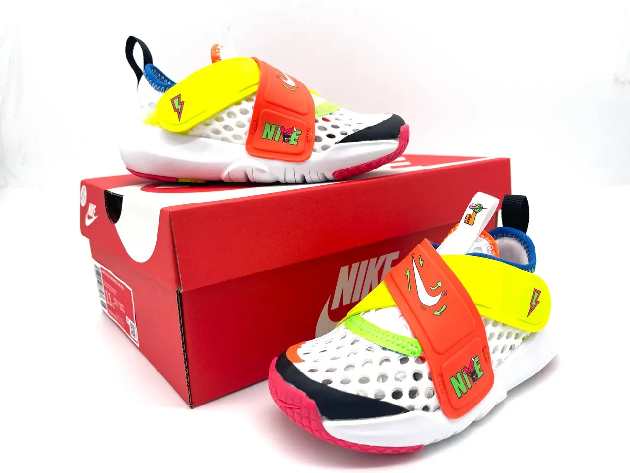 Nike White Black Laceless Strap Closure Perforated Mesh Upper Lifestyle Sneakers 11