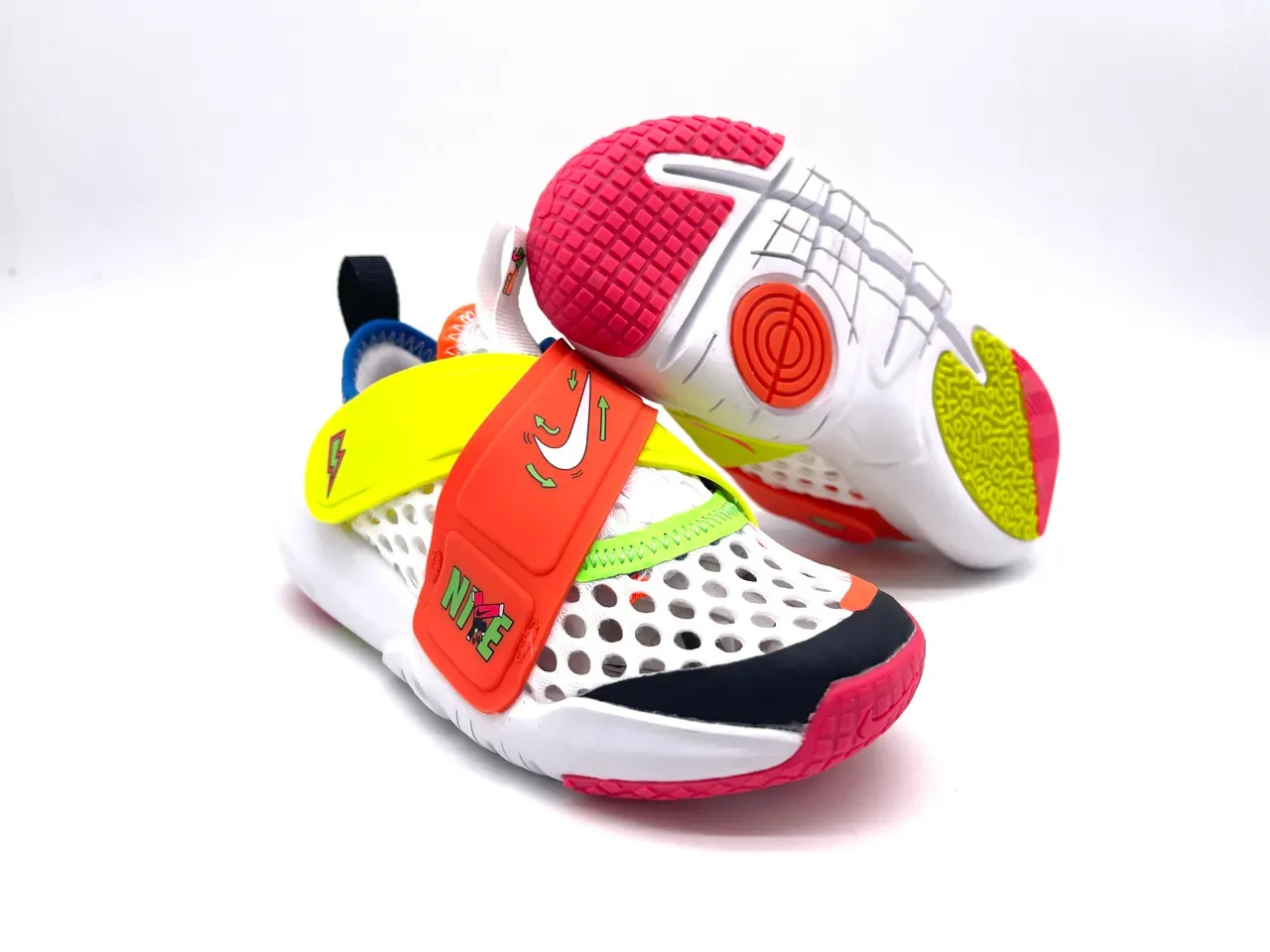 Nike White Black Laceless Strap Closure Perforated Mesh Upper Lifestyle Sneakers 14