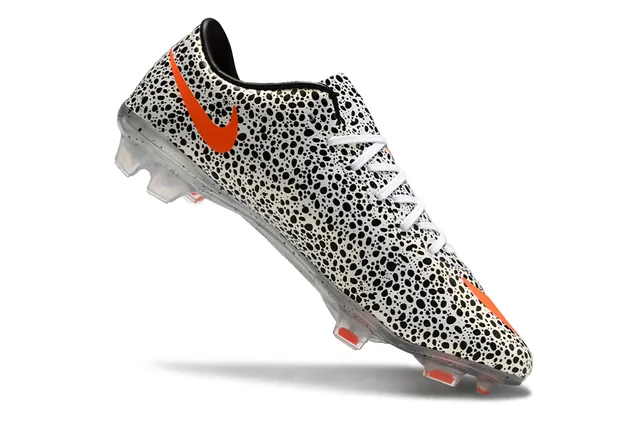 Nike White Black Speckled Upper Low-Cut Lace-Up Silhouette Firm-Ground Soccer Shoes 2