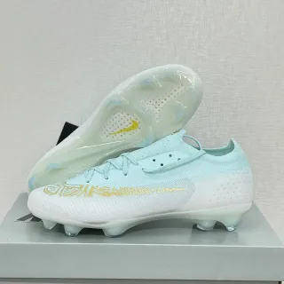 Nike Sapatos de futebol brancos e azuis upper knit sola translúcida e cravos para terreno firme