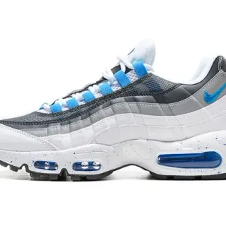 Nike branco e azul parte superior acolchoada visível Air Cushioning lifestyle sneakers