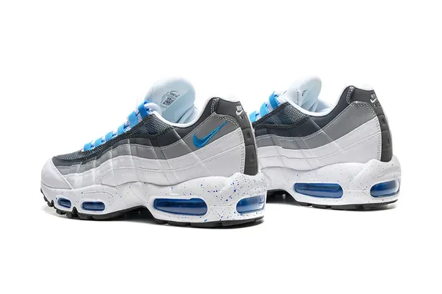 Nike White Blue Quilted Upper Visible Air Cushioning Lifestyle Sneakers 3