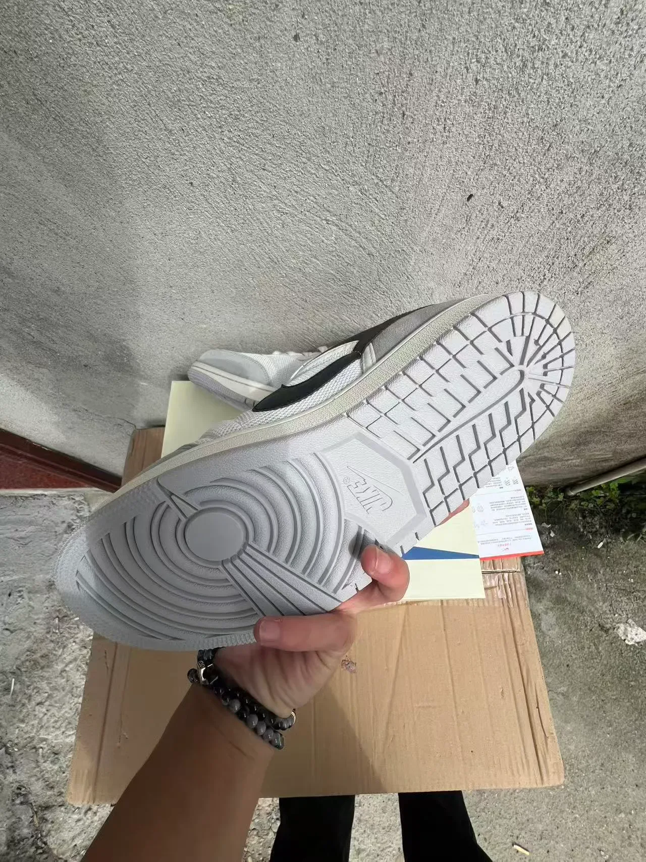Nike White Gray Low-Top Mesh And Suede Upper Lifestyle Sneakers 6