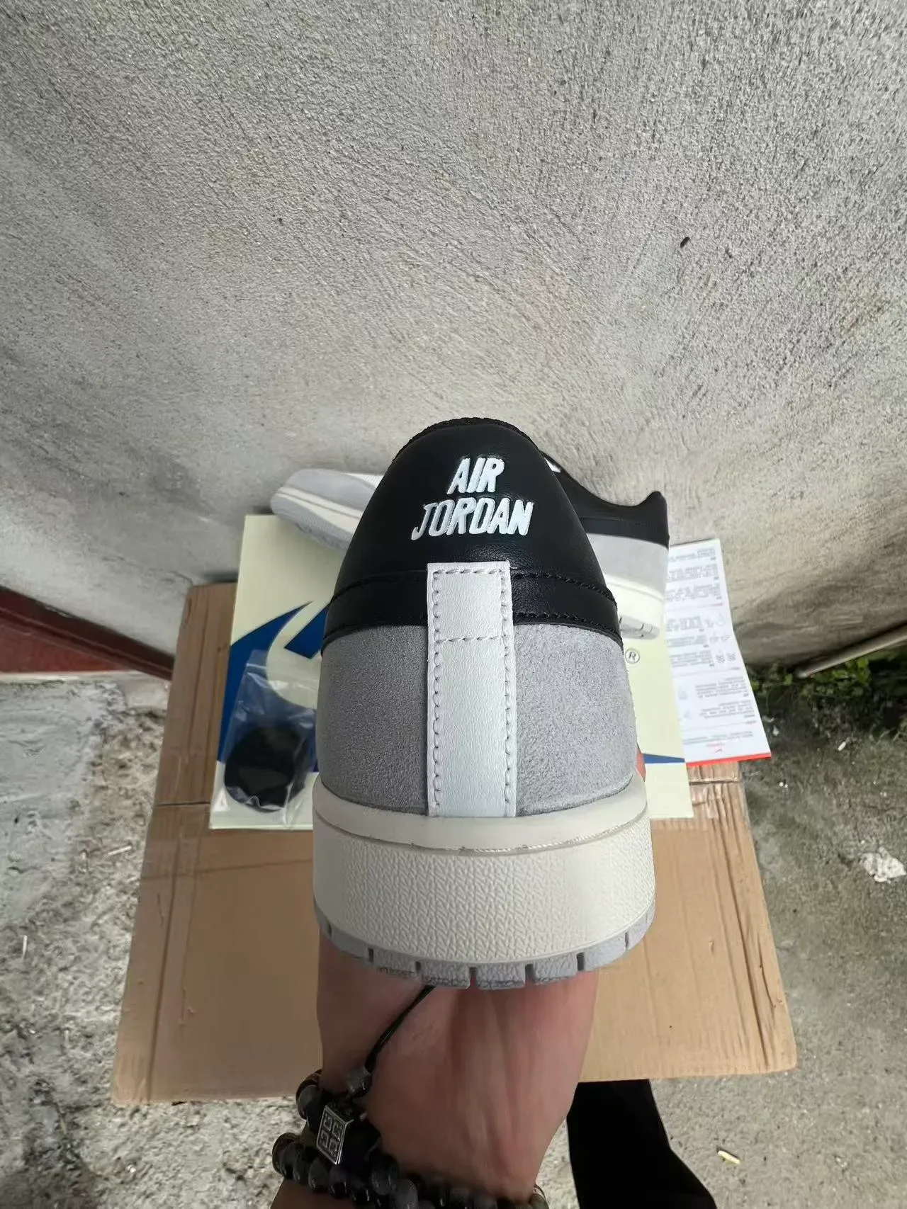 Nike White Gray Low-Top Mesh And Suede Upper Lifestyle Sneakers 8