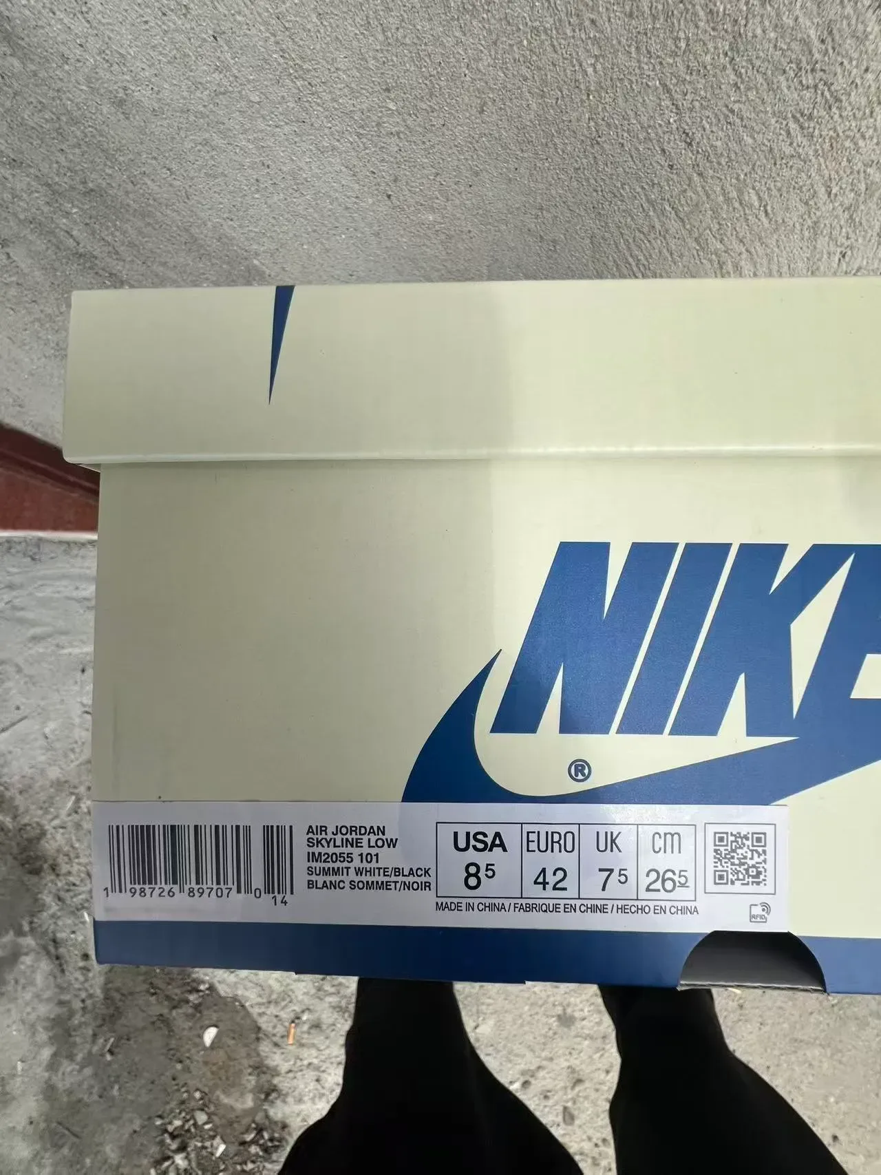 Nike White Gray Low-Top Mesh And Suede Upper Lifestyle Sneakers 10