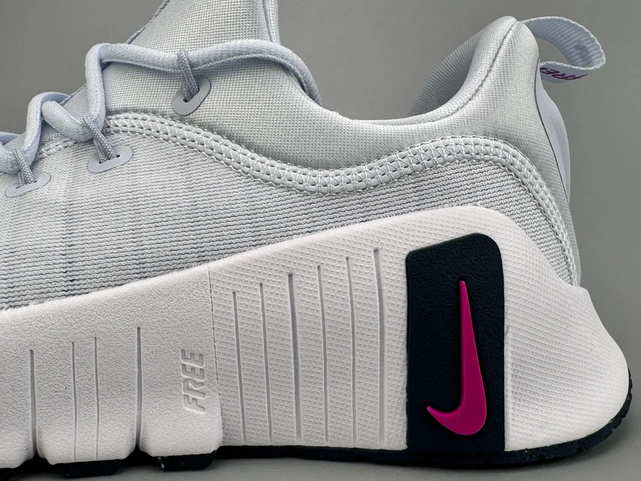 Nike White Pink Knit Upper Segmented Flex Groove Midsole Lifestyle Sneakers 8
