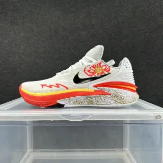 Nike सफेद लाल पीला टेक्स्चर्ड निट लो-टॉप बास्केटबॉल जूते