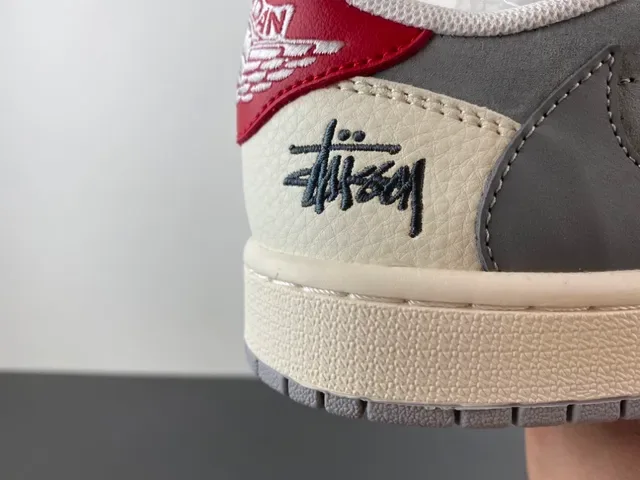 Nike x Stussy Dunk Low Off-White Gray Red Zapatillas Lifestyle 3