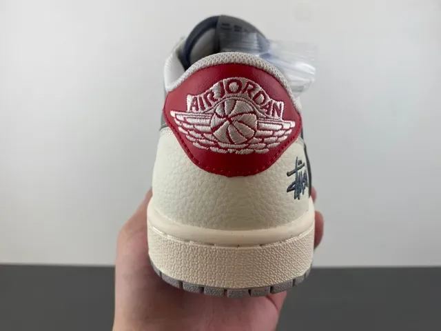 Nike x Stussy Dunk Low Off-White Gray Red Zapatillas Lifestyle 4