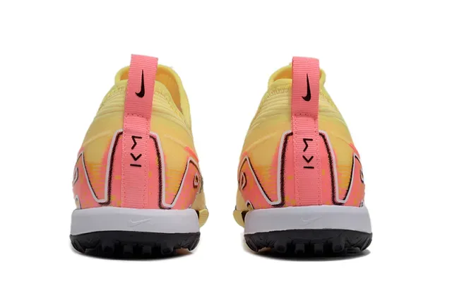 Nike أحذية كرة القدم أصفر وردي حياكة تدرجي تيرف 4