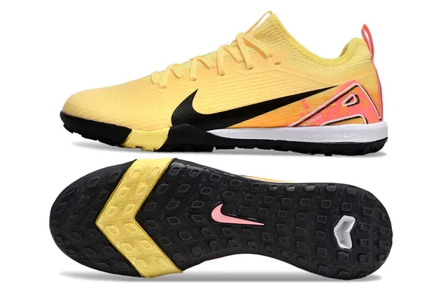 Nike أحذية كرة القدم أصفر وردي حياكة تدرجي تيرف 5