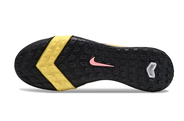 Nike أحذية كرة القدم أصفر وردي حياكة تدرجي تيرف 6