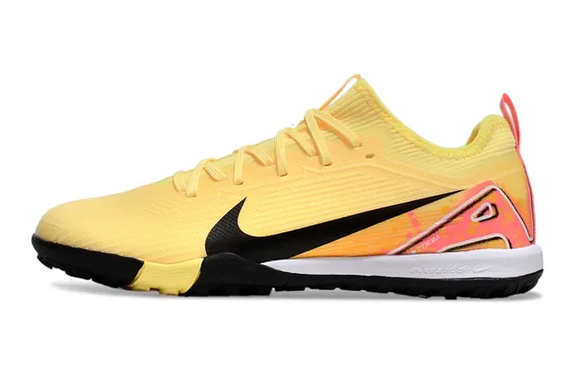 Nike أحذية كرة القدم أصفر وردي حياكة تدرجي تيرف 8
