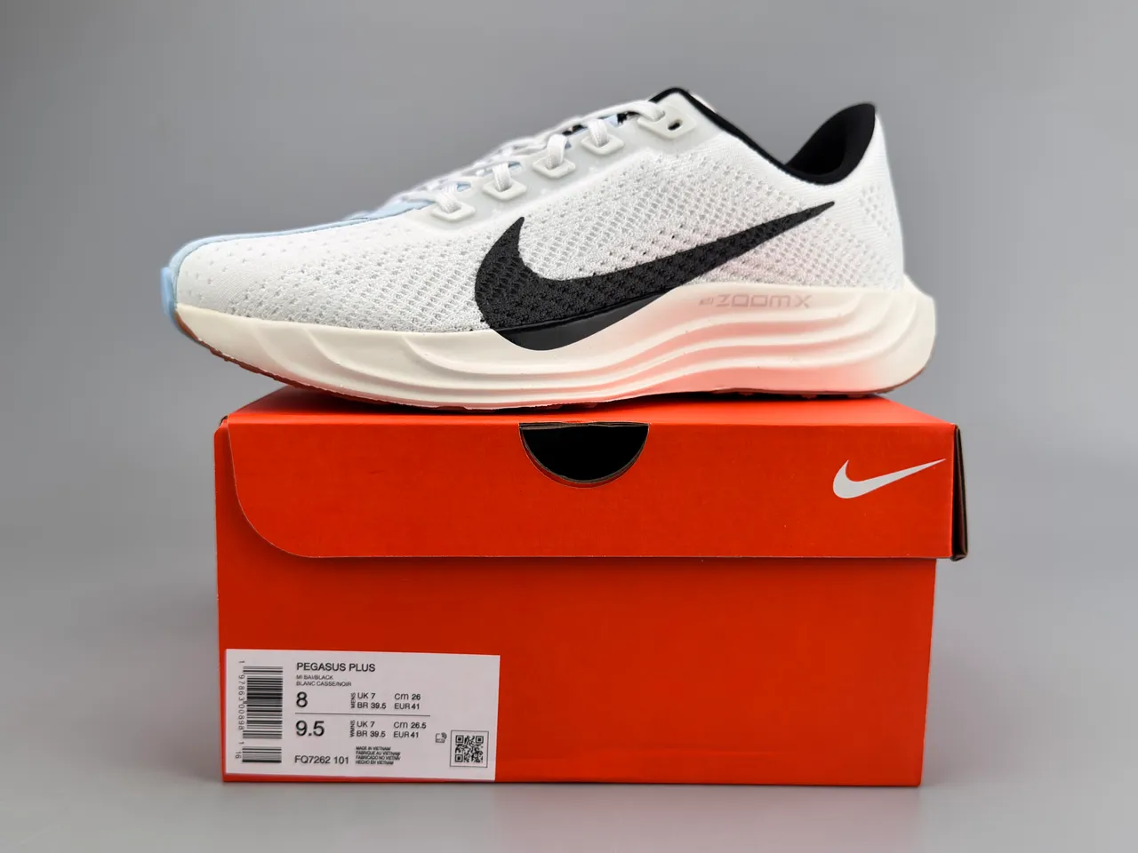 Nike ZoomX White Black Engineered Knit Upper Swoosh Overlay Running Shoes 2